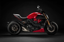 Đánh giá Cruiser Ducati Diavel 1260S 2020